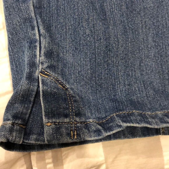 Women’s Capris Jeans 14 Petite, Medium Blue - Picture 6 of 9